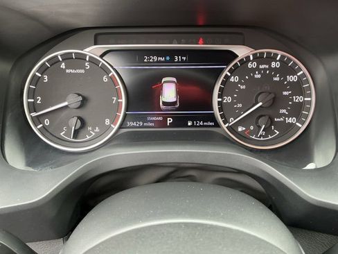 Used 2022 Nissan Rogue SV w/ SV Premium Package image 29