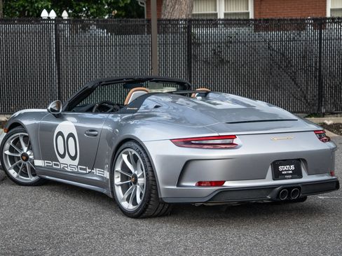 Used 2019 Porsche 911 Speedster RWD image 25