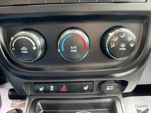 Used 2012 Jeep Compass Latitude AWD/4WD image 10
