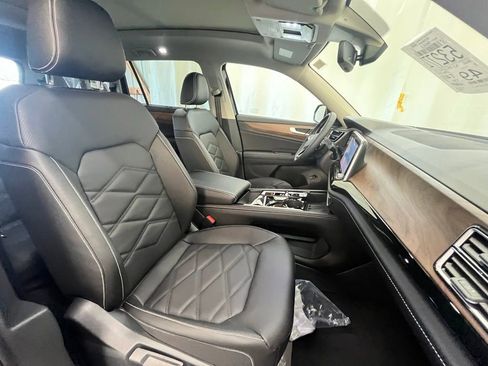 New 2026 Volkswagen Atlas SE image 12