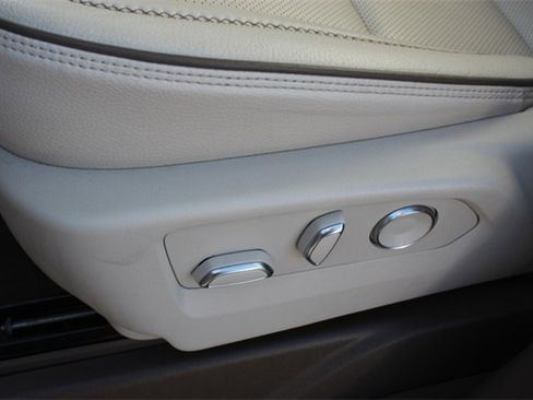 Used 2024 GMC Yukon XL Denali w/ Denali Reserve Package image 19