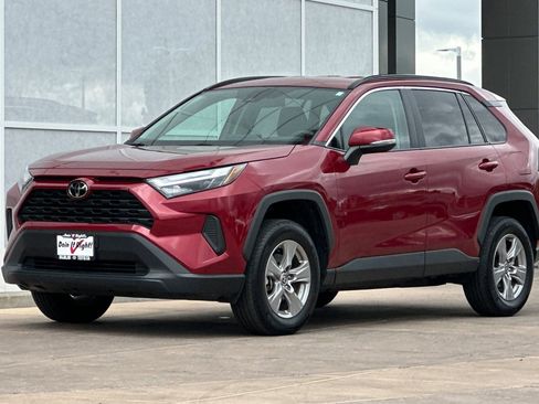 Used 2025 Toyota RAV4 XLE image 8