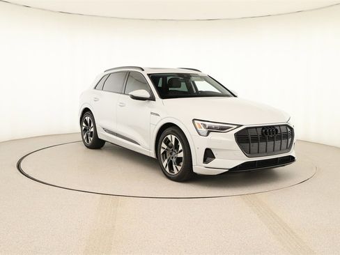 Used 2022 Audi e-tron Premium image 10