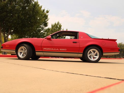 Used 1988 Pontiac Firebird Formula RWD image 7