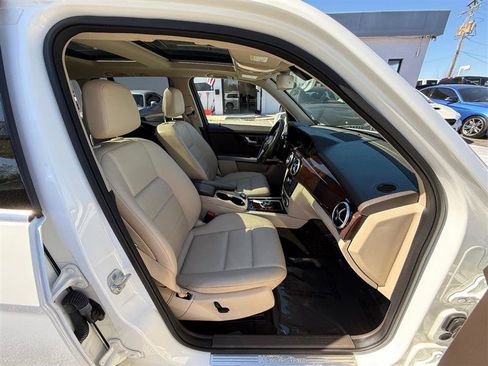 Used 2014 Mercedes-Benz GLK 350 4MATIC image 31