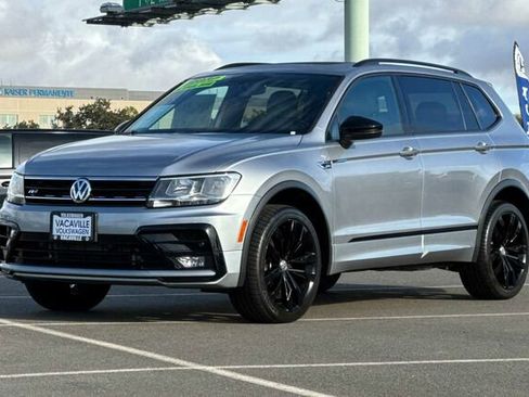 Certified 2020 Volkswagen Tiguan SE R-Line image 8