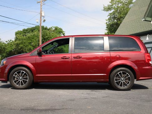 Used 2019 Dodge Grand Caravan GT FWD image 2