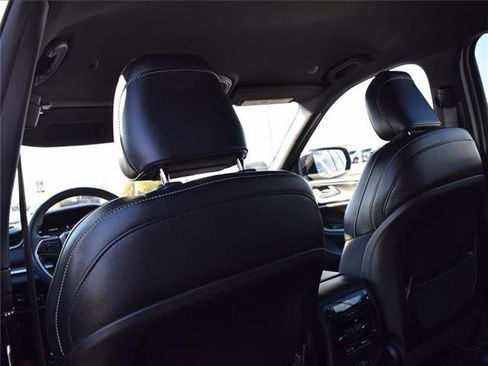 Used 2023 Jeep Grand Cherokee L Laredo image 29