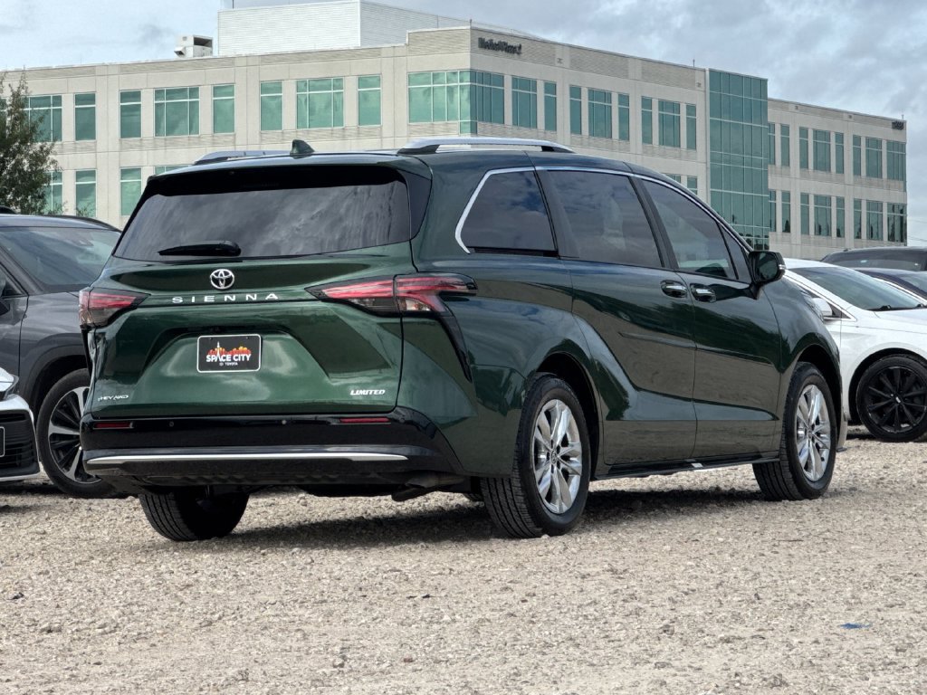 Used 2026 Toyota Sienna Limited AWD/4WD image 6