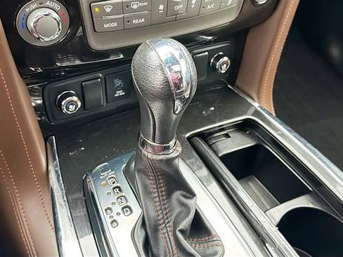 Used 2019 Nissan Armada Platinum image 17