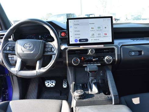 Used 2024 Toyota Tacoma 4x4 Double Cab image 33