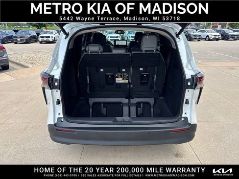 Used 2025 Toyota Sienna XLE AWD/4WD image 42