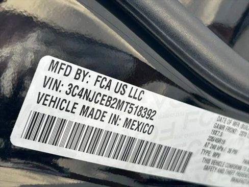 Certified 2021 Jeep Compass Latitude FWD image 55