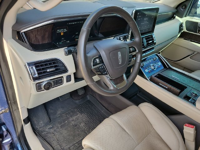 Used 2018 Lincoln Navigator Select w/ Technology Package RWD image 10