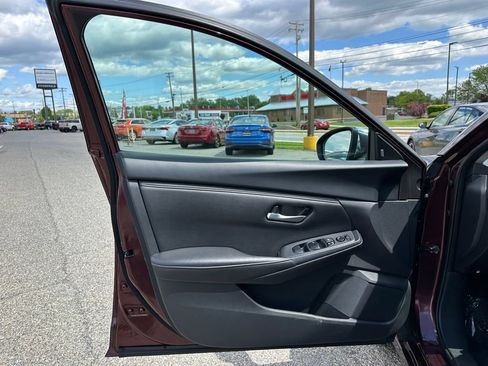 Used 2024 Nissan Sentra SV FWD image 18