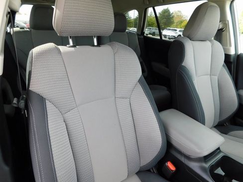 Used 2024 Subaru Outback Premium image 19