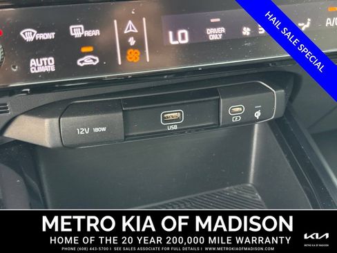 Used 2025 Kia Niro EX Touring FWD image 23