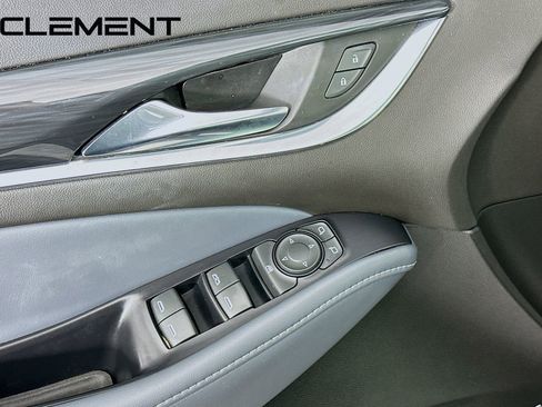 Used 2022 Buick Enclave Essence FWD image 28