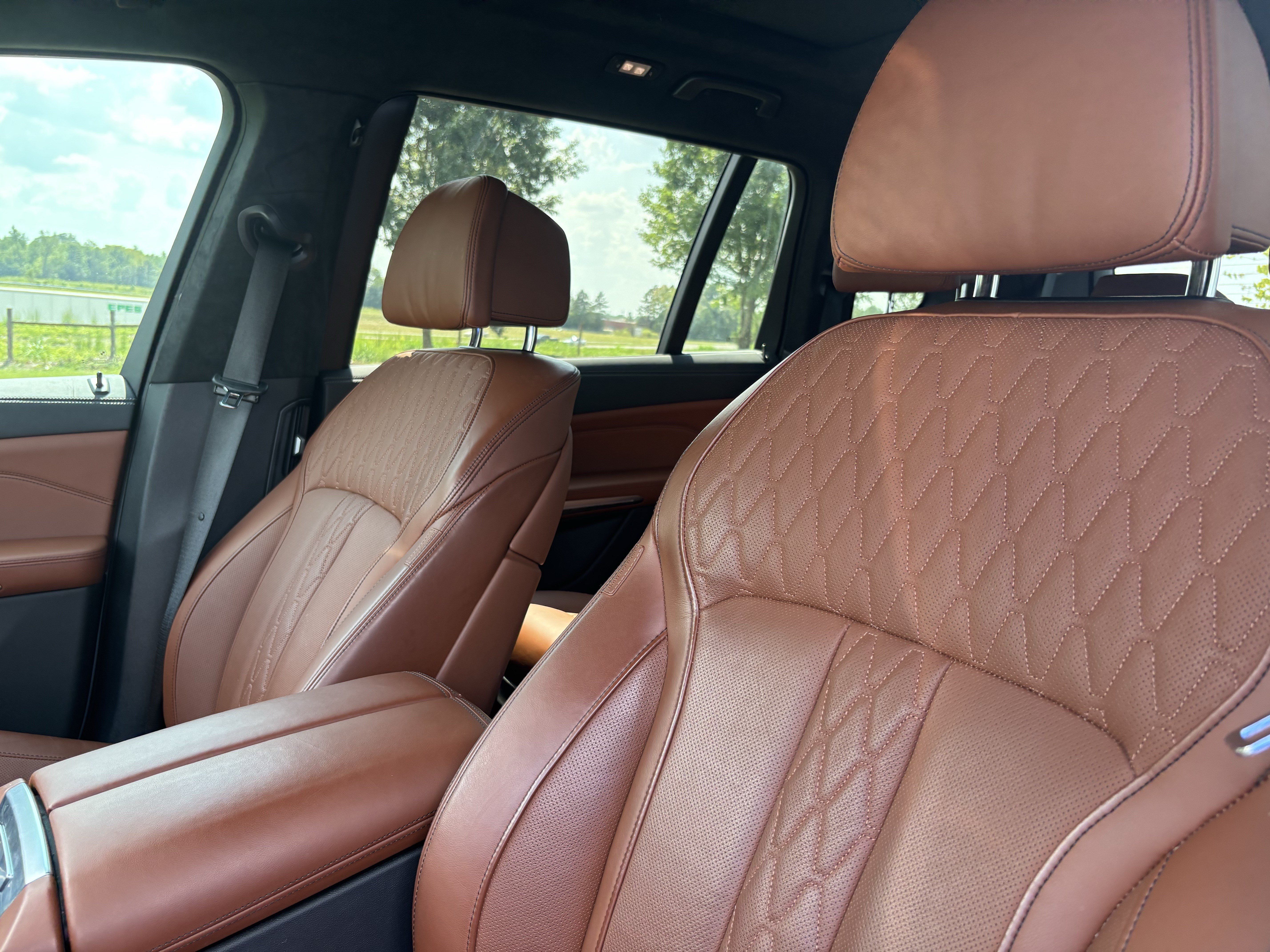 Certified 2024 BMW X7 xDrive40i w/ M Sport Package AWD/4WD image 17