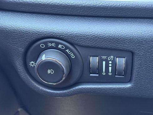 New 2026 Chrysler Pacifica Pinnacle image 21