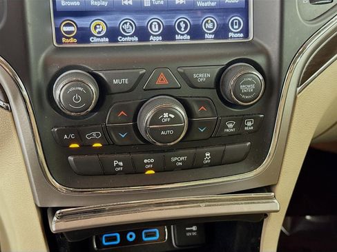 Used 2018 Jeep Grand Cherokee Limited w/ Trailer Tow Group IV image 18