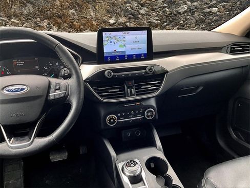 Used 2020 Ford Escape SEL image 6