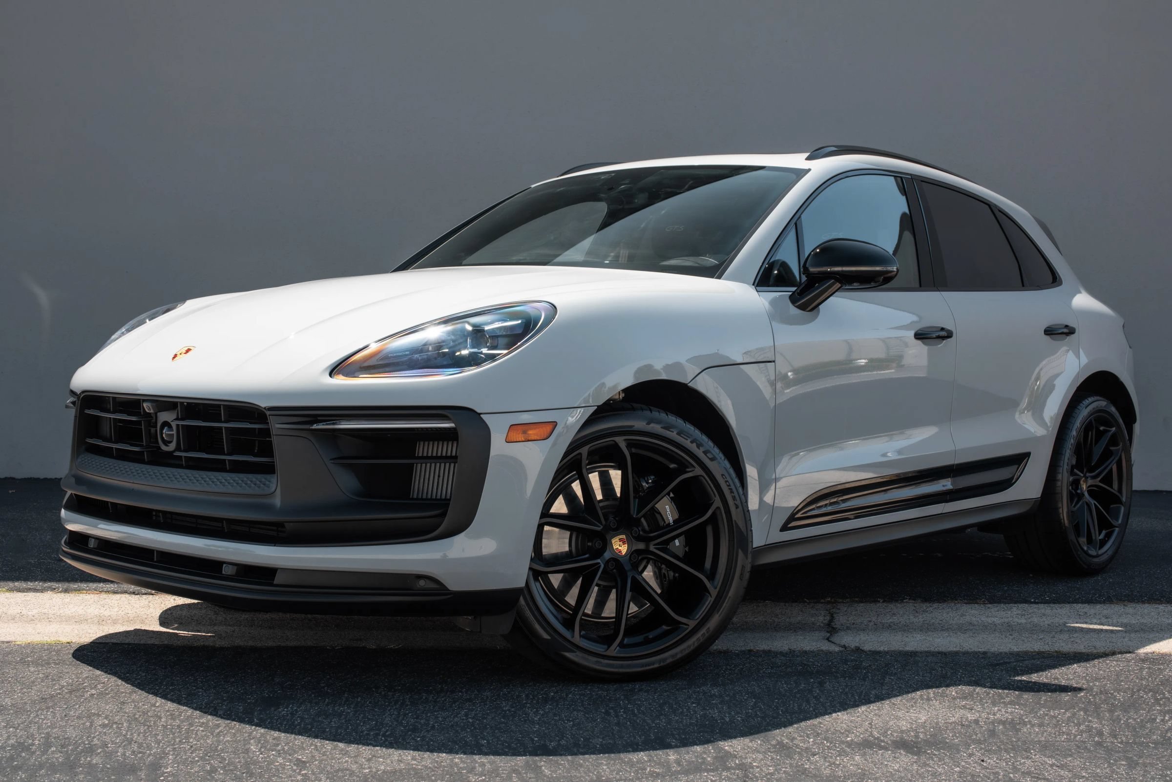 Used 2026 Porsche Macan GTS AWD/4WD image 1