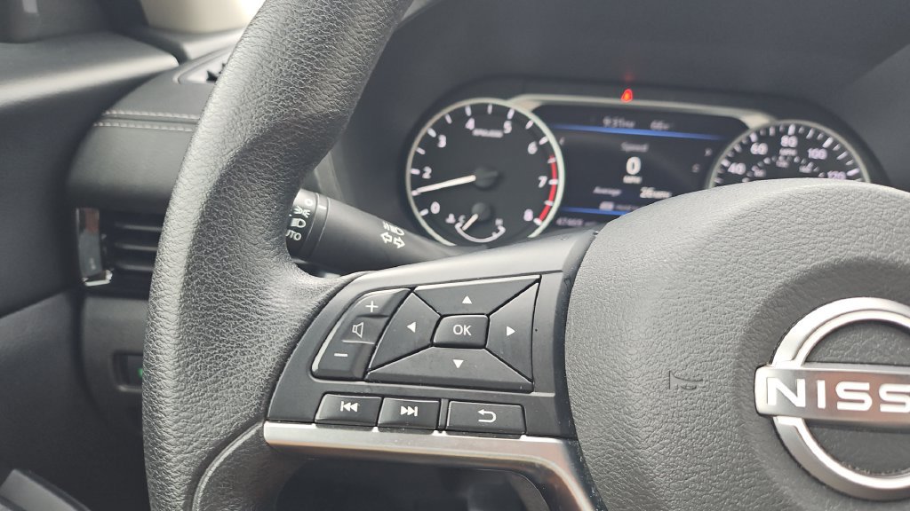 Certified 2025 Nissan Sentra SV FWD image 8