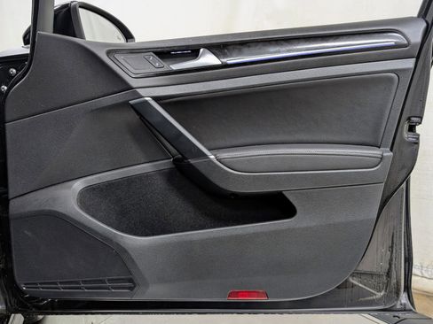 Used 2019 Volkswagen Golf 4-Door image 23