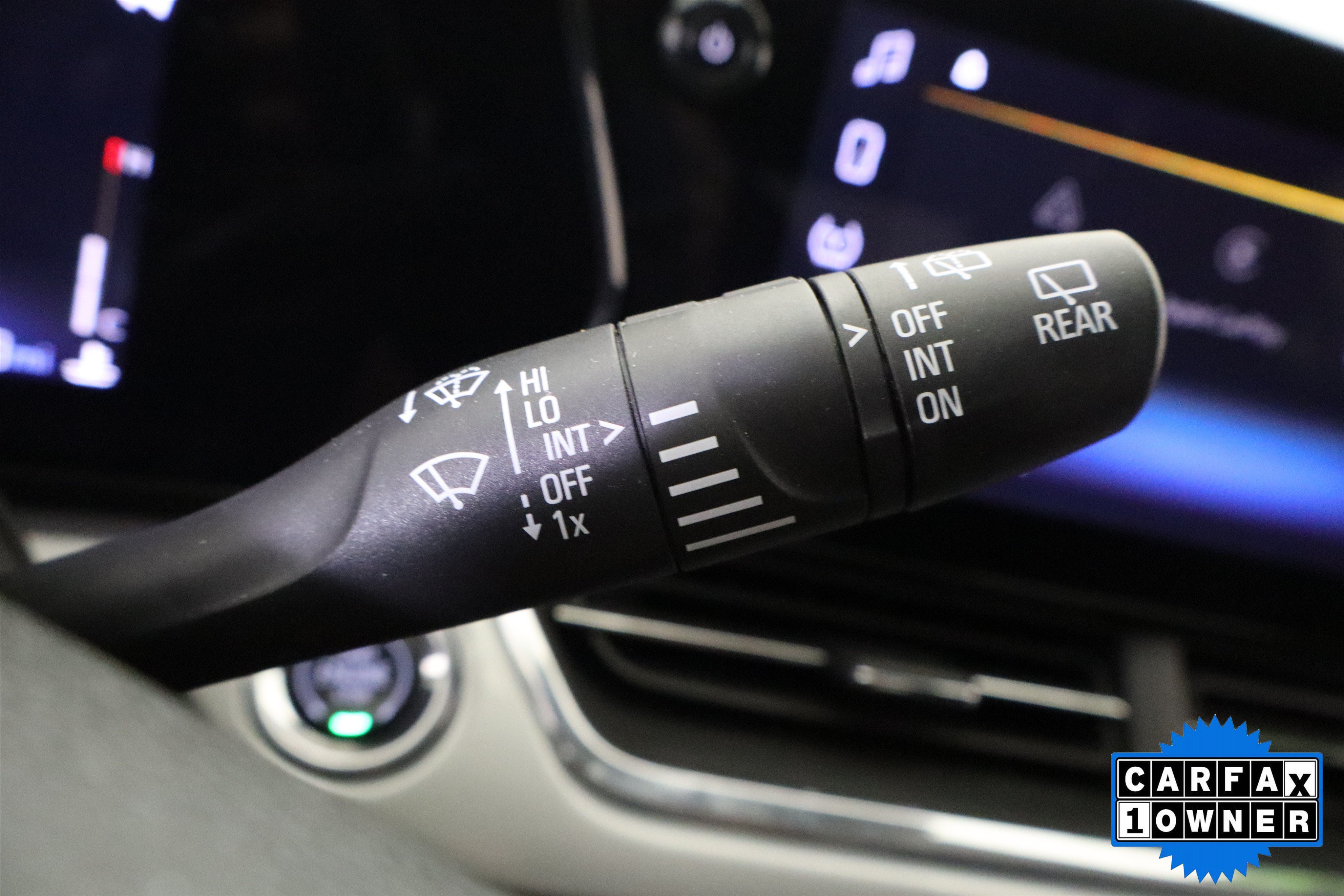 Used 2025 Chevrolet Trax LT FWD image 31