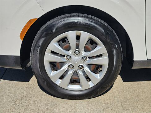 Used 2020 Kia Soul LX image 10