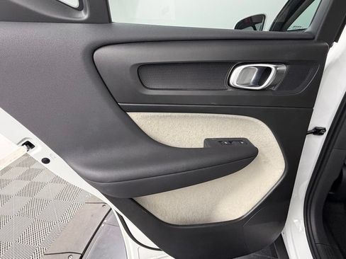 Used 2020 Volvo XC40 T5 Momentum w/ Protection Package Premier AWD/4WD image 40