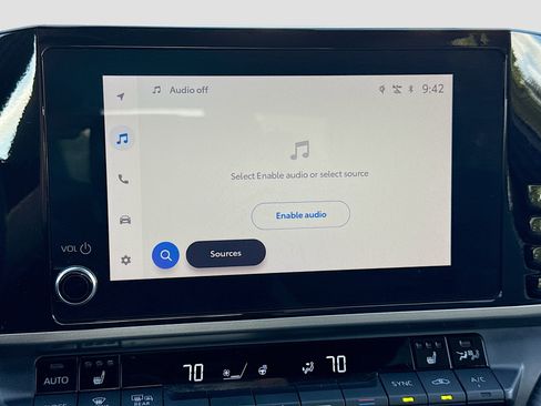 Used 2025 Toyota Camry SE w/ Convenience Package image 29