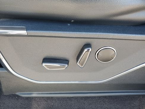 Used 2021 Ford F150 Lariat image 12