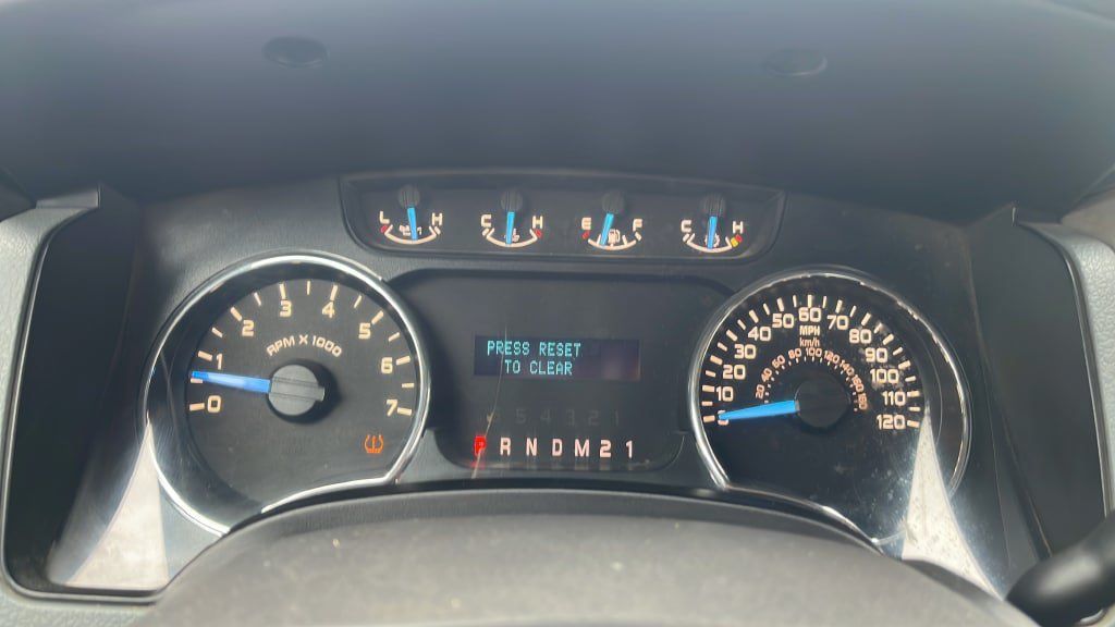 Used 2011 Ford F150 XLT w/ Trailer Tow Pkg AWD/4WD image 12