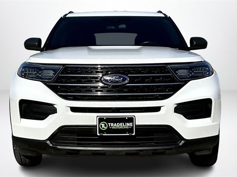 Used 2020 Ford Explorer XLT image 2