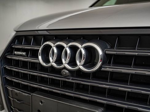 Used 2019 Audi Q7 3.0T Prestige w/ Prestige Package AWD/4WD image 12