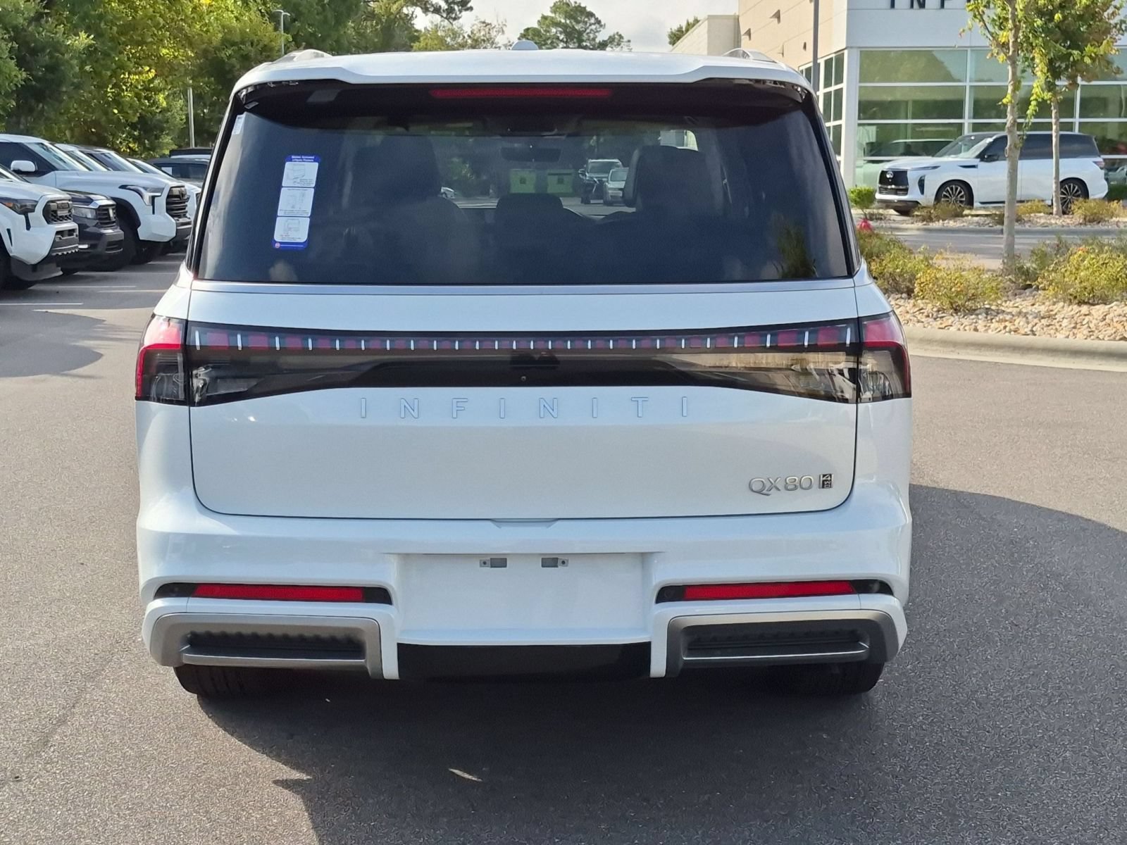 Used 2026 INFINITI QX80 Luxe w/ Cargo Package AWD/4WD image 4