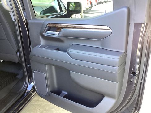 New 2025 GMC Sierra 1500 Elevation w/ X31 Off-Road Package AWD/4WD image 15