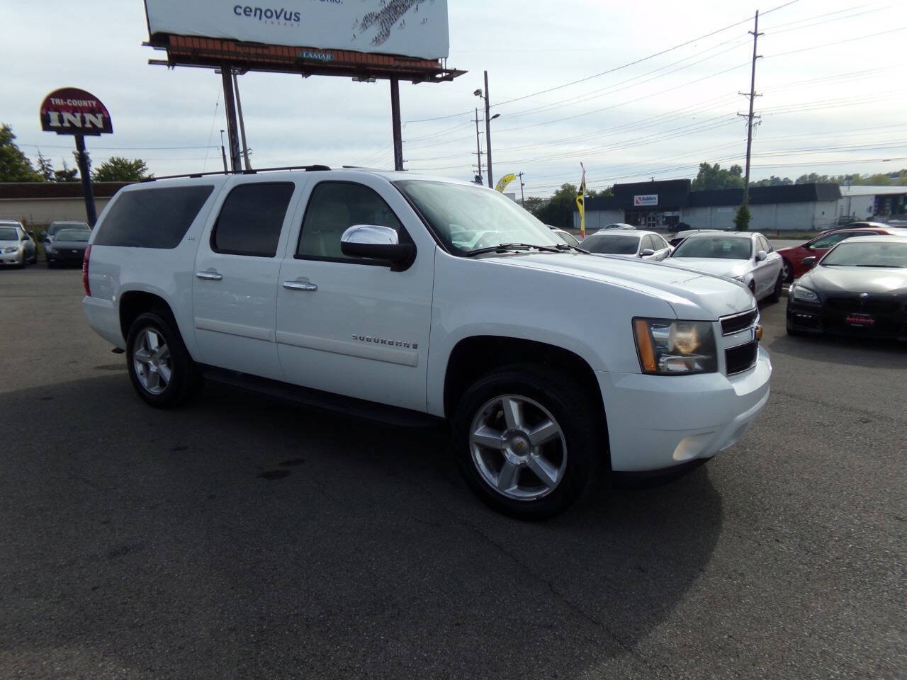 Used 2007 Chevrolet Suburban LTZ w/ LTZ Preferred Equipment Group AWD/4WD image 6