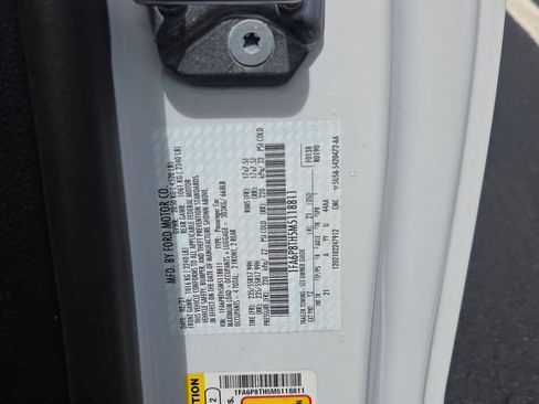 Used 2021 Ford Mustang Coupe RWD image 11