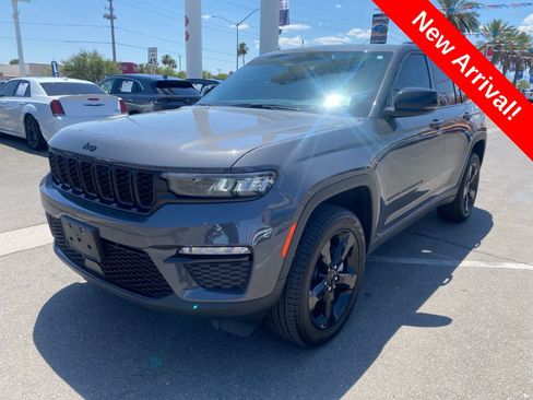 Used 2025 Jeep Grand Cherokee Limited w/ Black Appearance Package AWD/4WD image 1