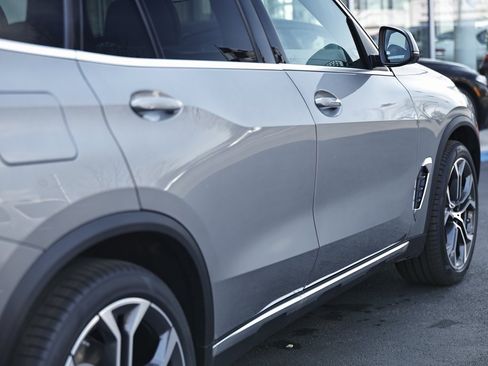 New 2026 BMW X5 xDrive40i w/ Climate Comfort Package image 7