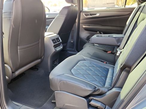 New 2026 Volkswagen Atlas Cross Sport SEL Premium R-Line image 9