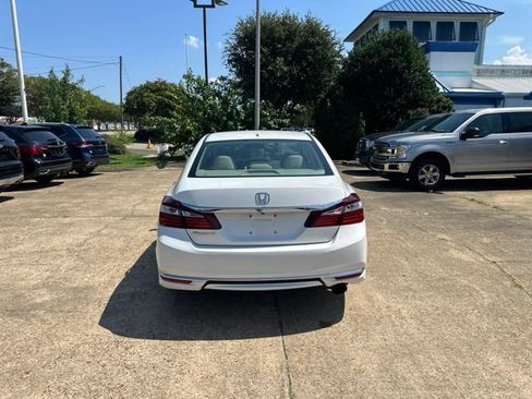 Used 2016 Honda Accord EX-L image 7