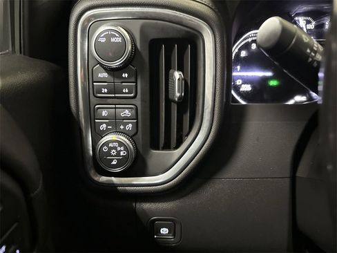 Used 2022 GMC Sierra 1500 SLT w/ SLT Convenience Package image 18