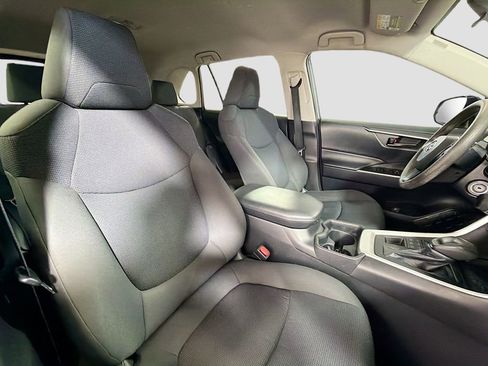 Used 2019 Toyota RAV4 LE AWD/4WD image 27