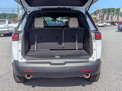 Used 2023 Chevrolet Traverse LS w/ LPO, Cargo Package AWD/4WD image 8