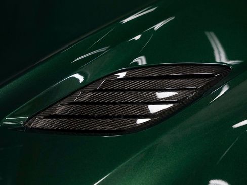 Used 2023 Aston Martin DBS Coupe image 16