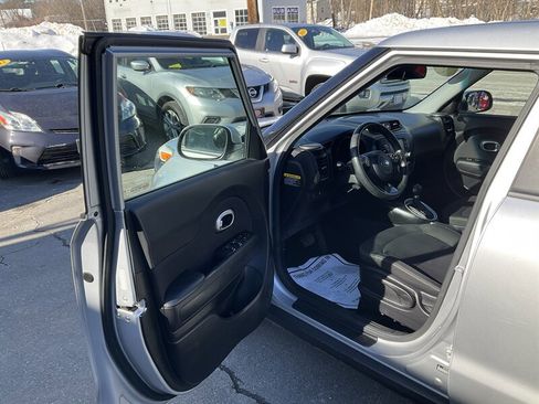 Used 2019 Kia Soul image 18